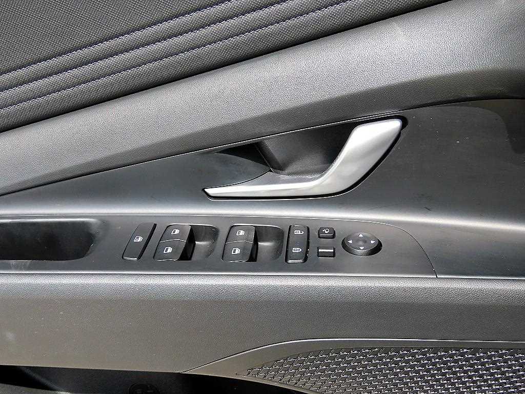 HYUNDAI Avante - Vista 11