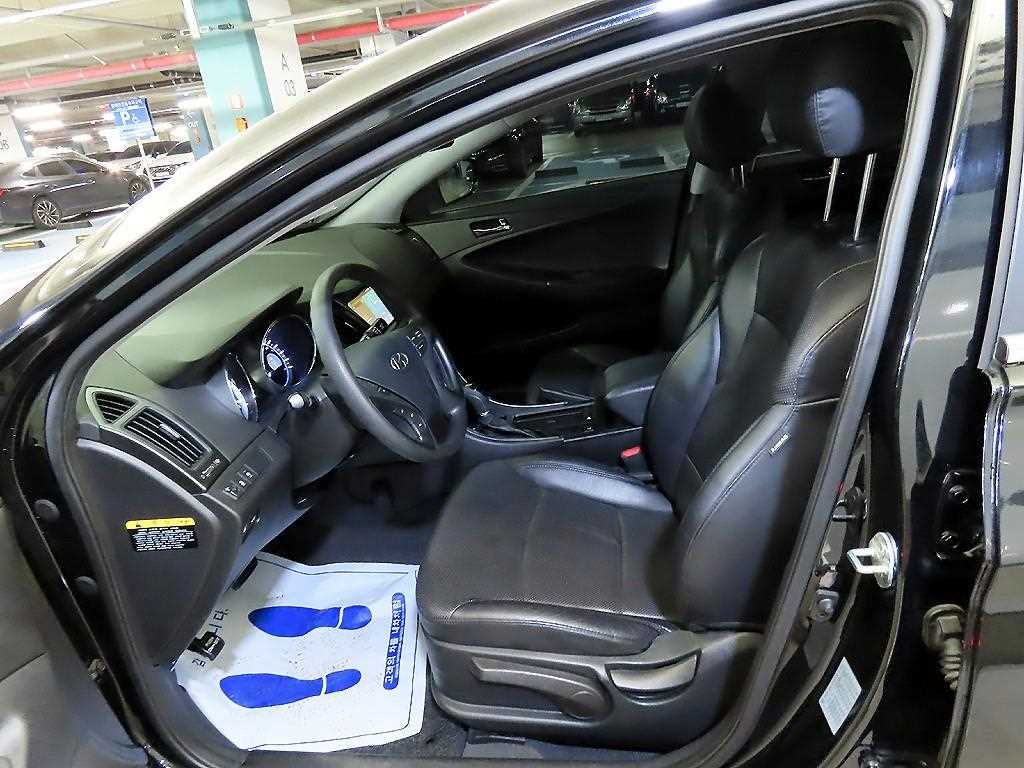HYUNDAI Sonata - Vista 6