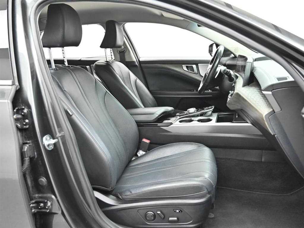 KIA K8 - Vista 10