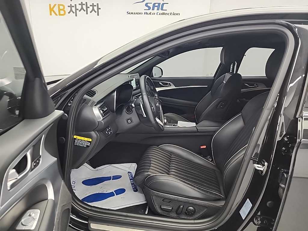 Genesis G70 - Vista 11