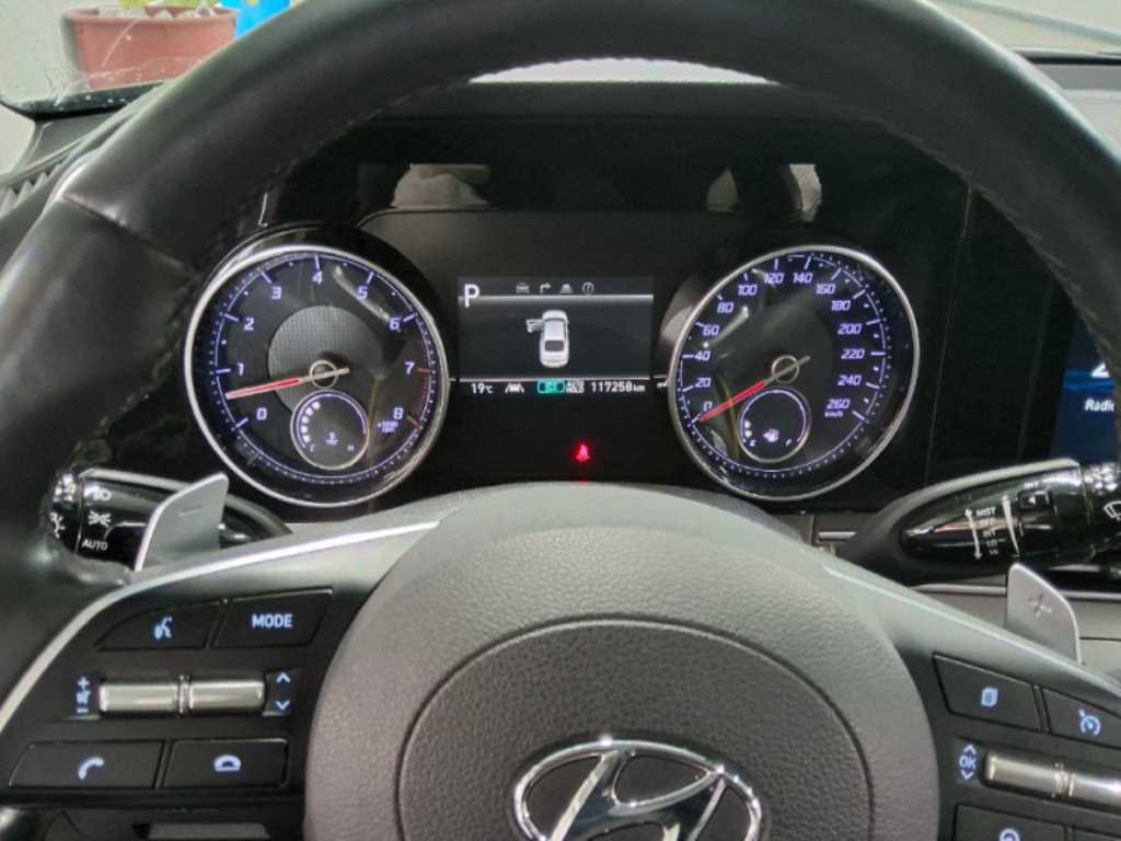 HYUNDAI Grandeur - Vista 2