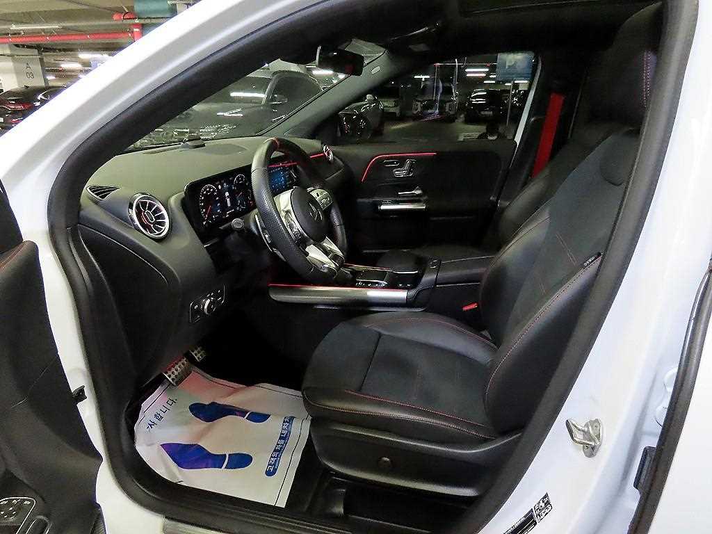 Mercedes Benz GLA Class - Vista 6