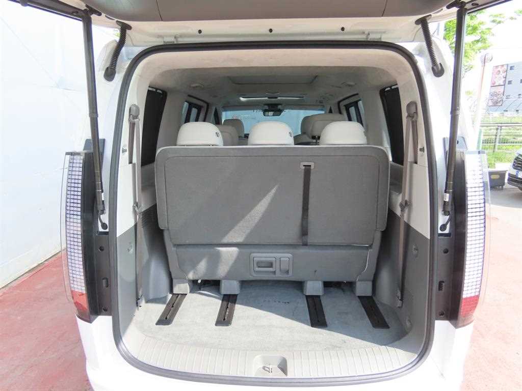 HYUNDAI Staria - Vista 5