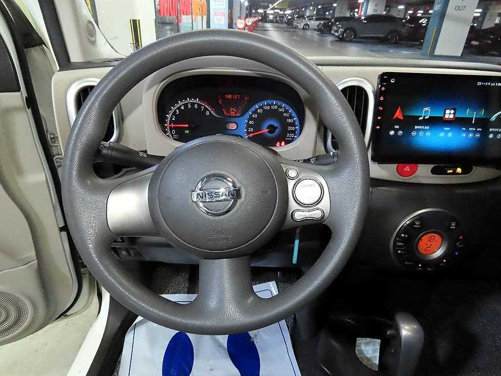 Nissan Cube - Vista 8