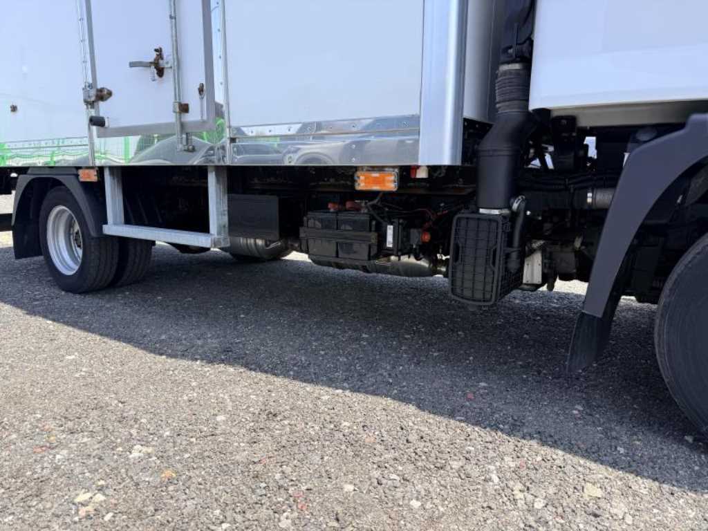 medium and large cargo truck - Vista 3