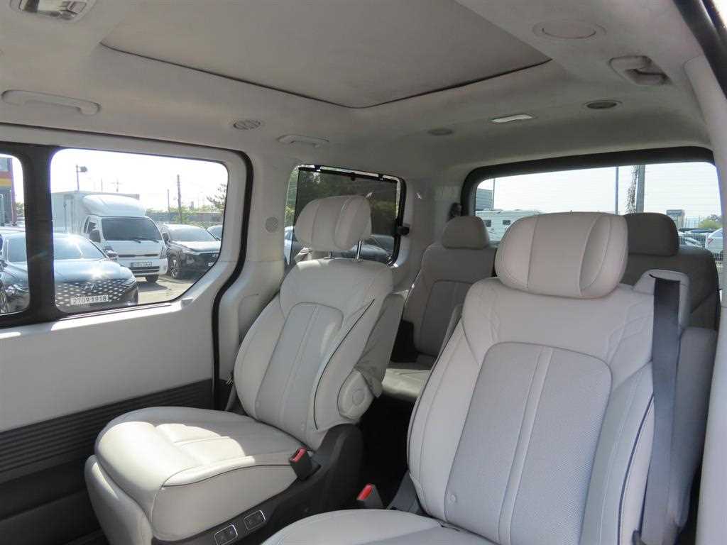 HYUNDAI Staria - Vista 6