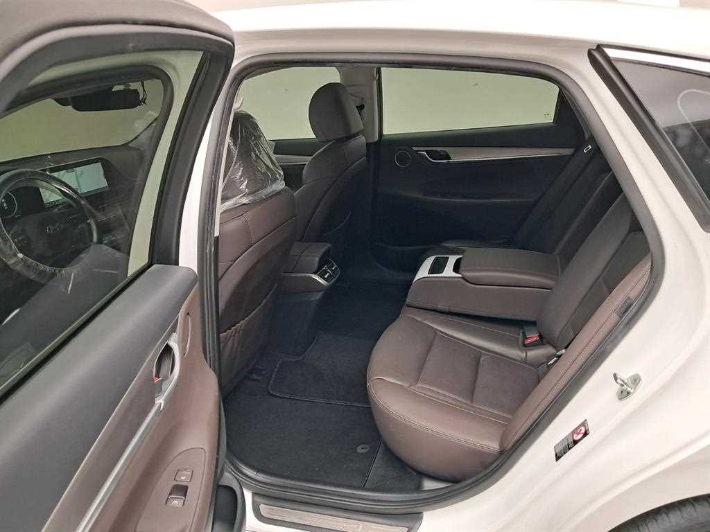 HYUNDAI Grandeur - Vista 12