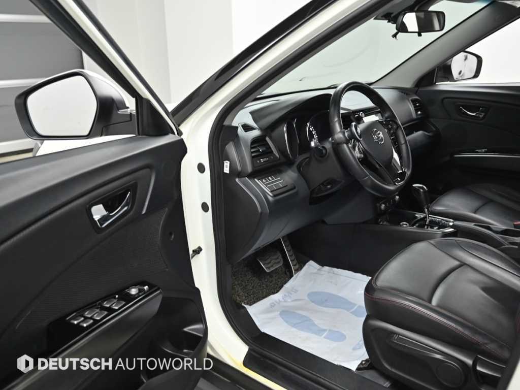 Ssangyong Tivoli - Vista 11