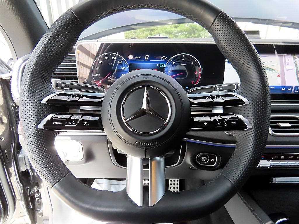 Mercedes Benz GLE Class - Vista 8