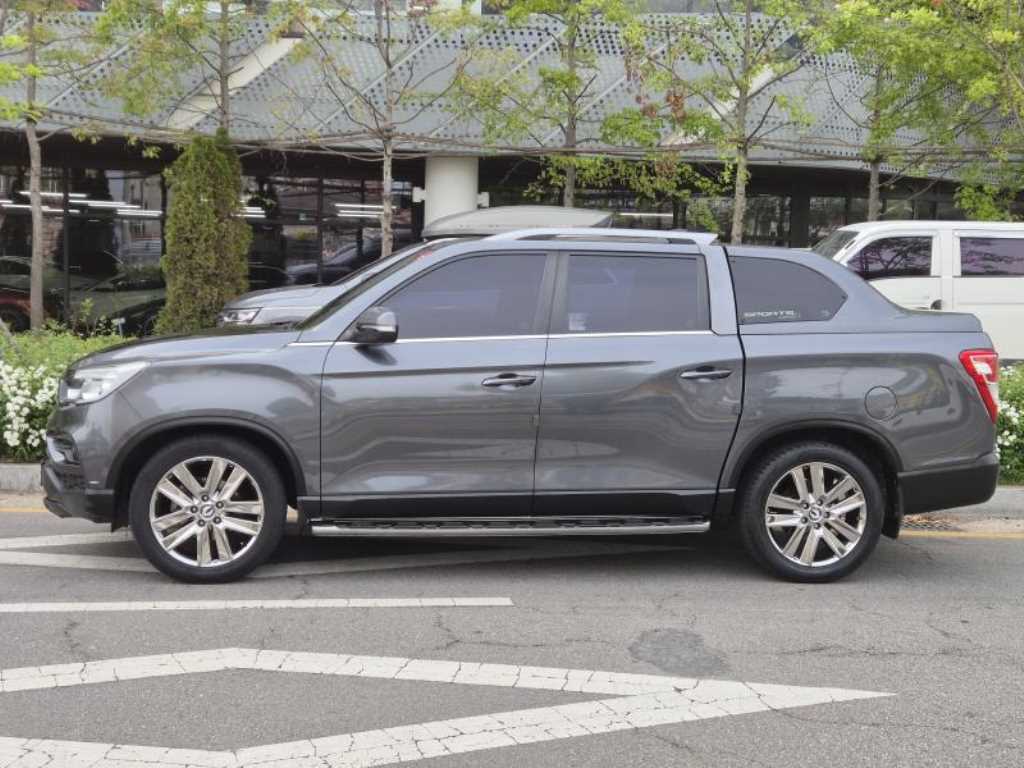Ssangyong Rexton 2018 Negro - Importación desde Corea - HF Imports Iquique - Foto 1