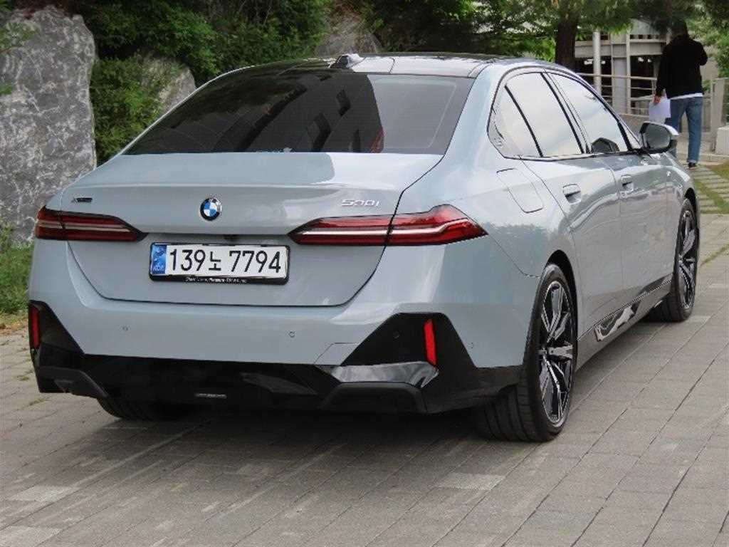BMW 5 Series - Vista 3