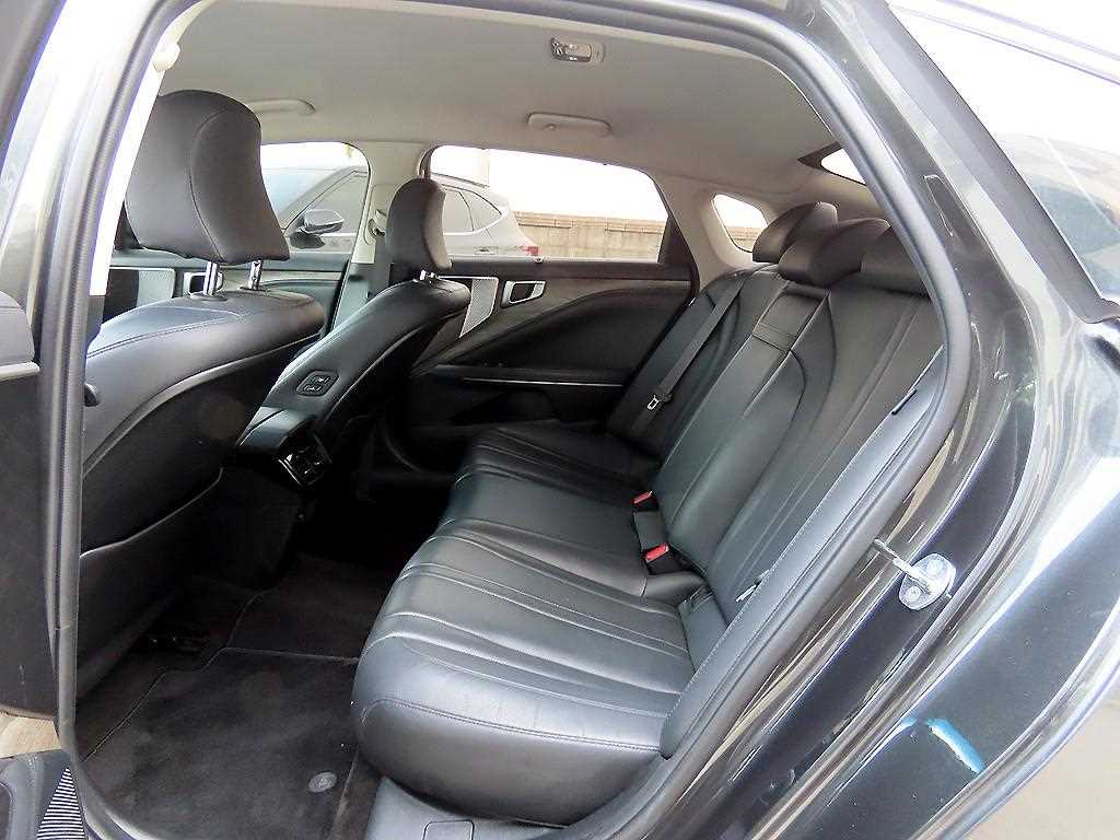 KIA K8 - Vista 6