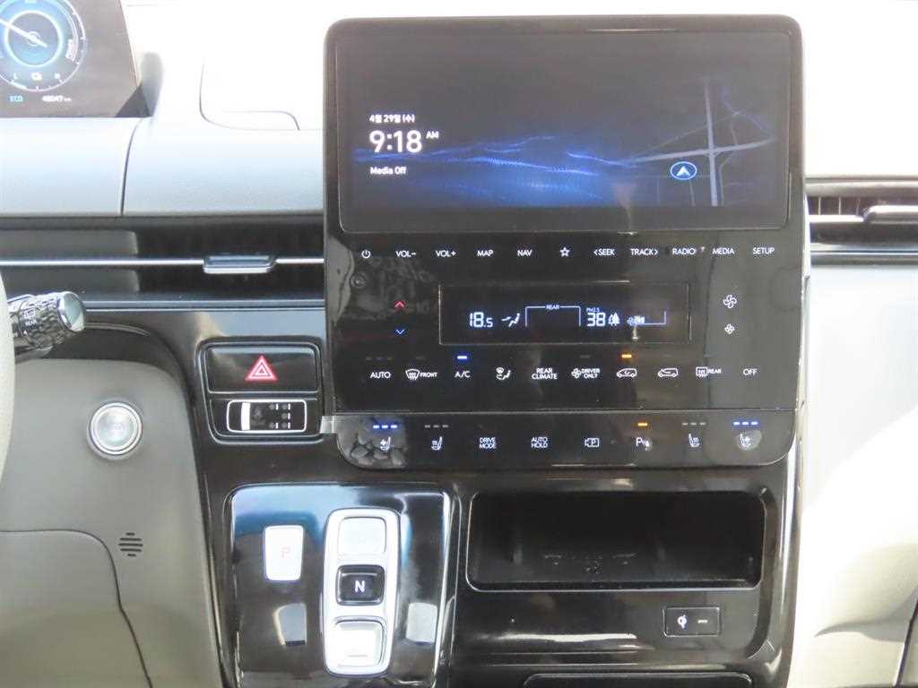 HYUNDAI Staria 2025 Blanco - Importación desde Corea - HF Imports Iquique - Foto 13