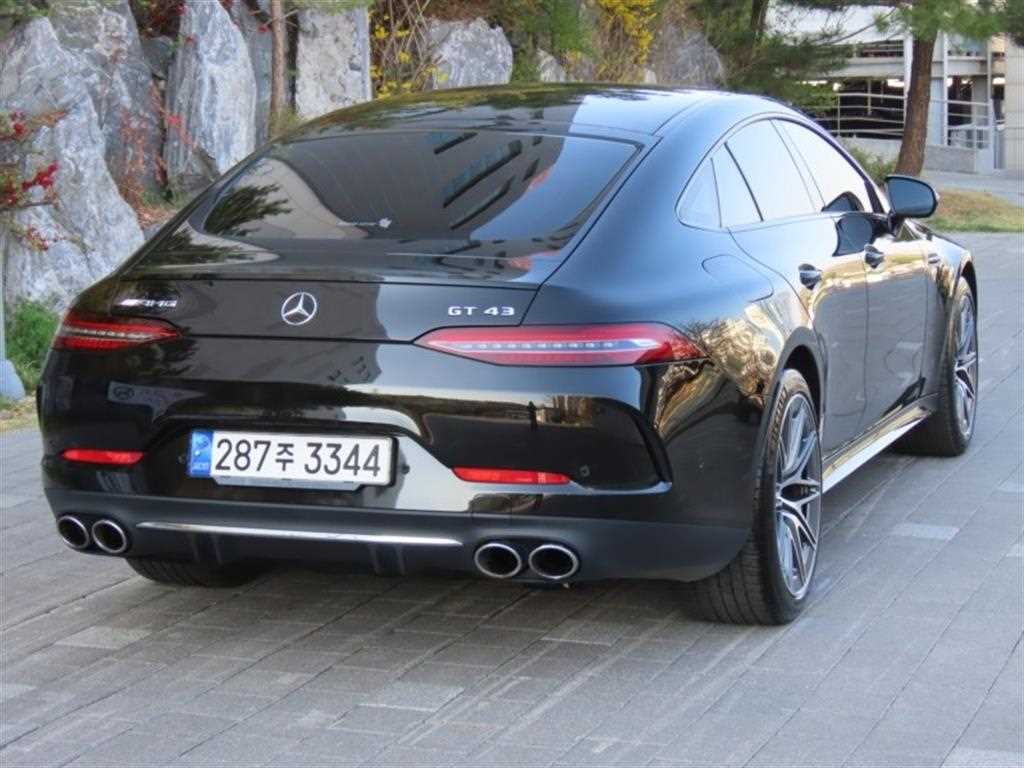 Mercedes Benz AMG GT - Vista 3