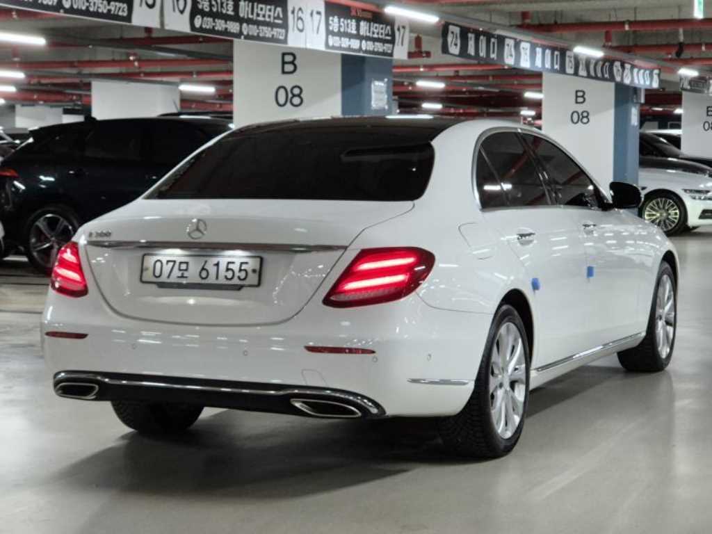 Mercedes Benz E class - Vista 3