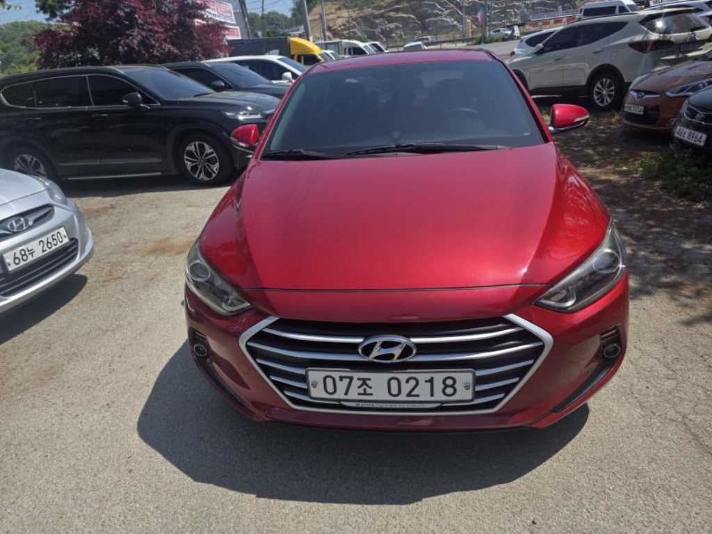 HYUNDAI Avante - Vista 2
