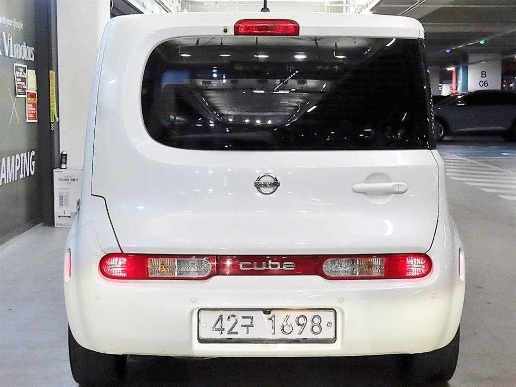 Nissan Cube - Vista 5