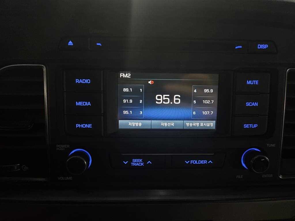 HYUNDAI Sonata - Vista 12