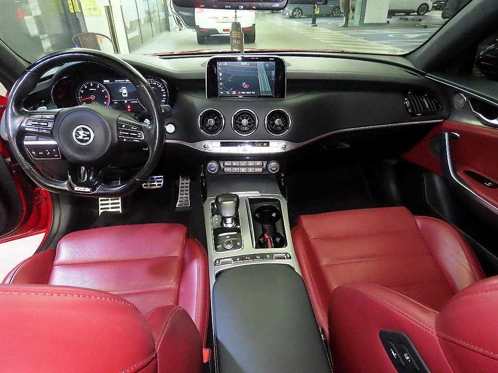 KIA Stinger - Vista 10