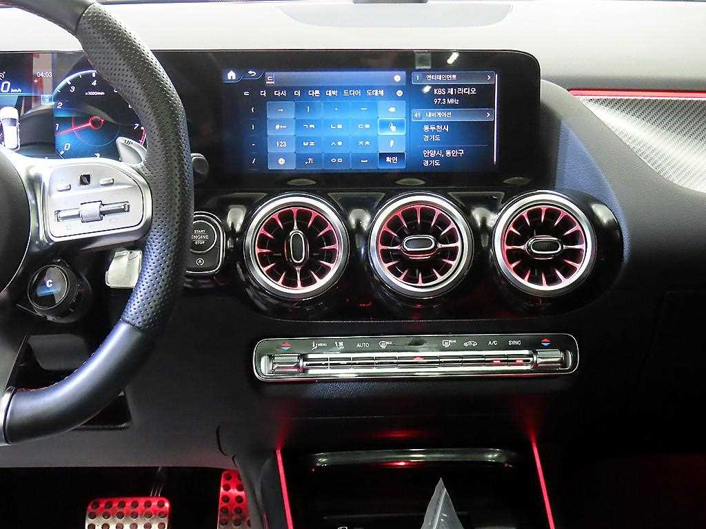 Mercedes Benz GLA Class - Vista 11