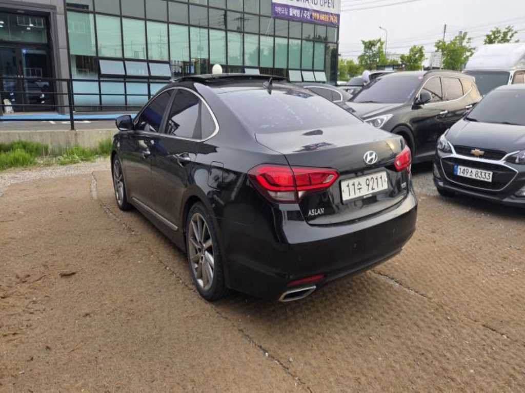 HYUNDAI Aslan - Vista 3