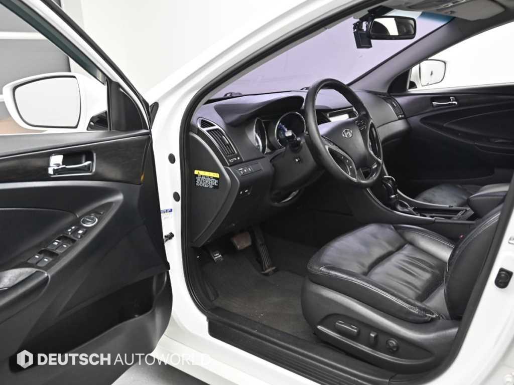 HYUNDAI Sonata - Vista 10