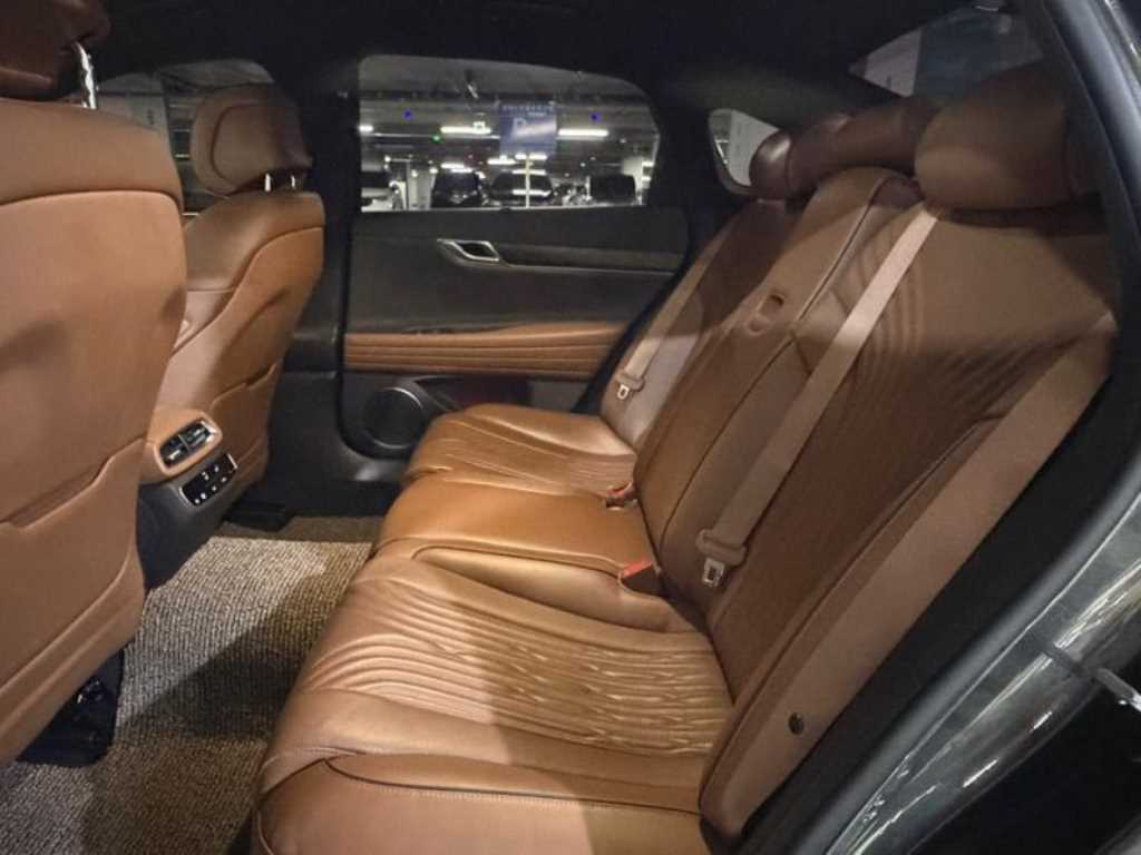 Genesis G80 - Vista 7