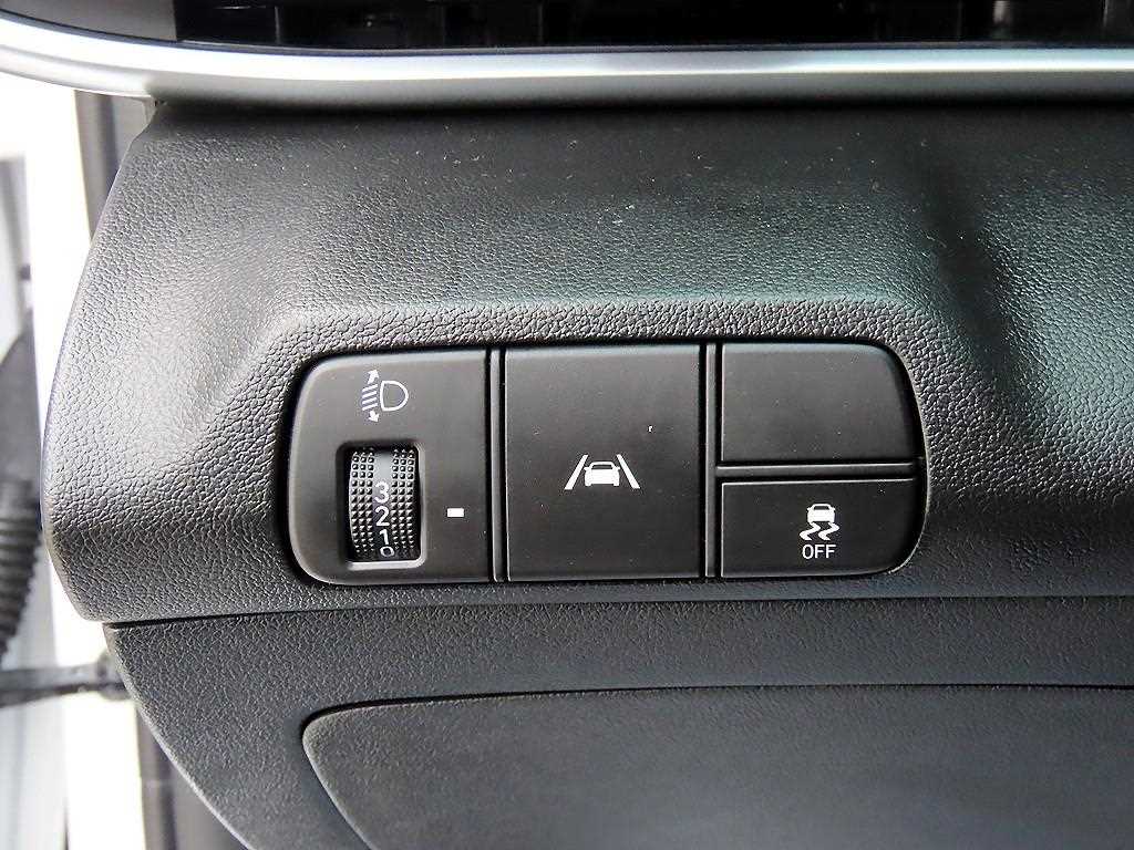 HYUNDAI Avante - Vista 12