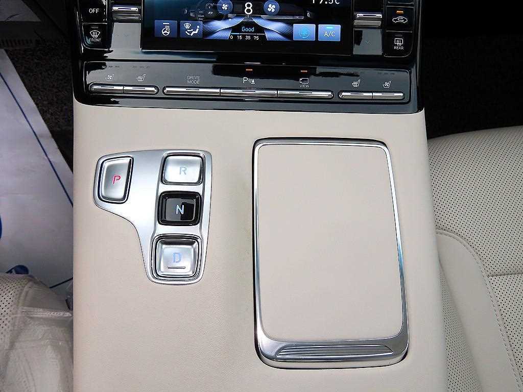 HYUNDAI Grandeur - Vista 11