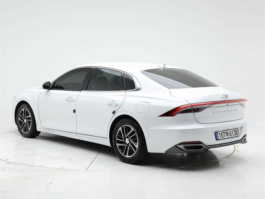 HYUNDAI Grandeur - Vista 4