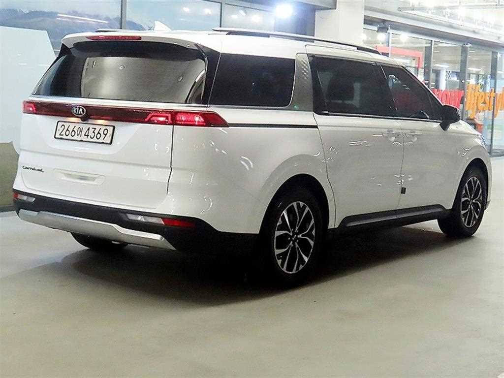 KIA Carnival - Vista 4