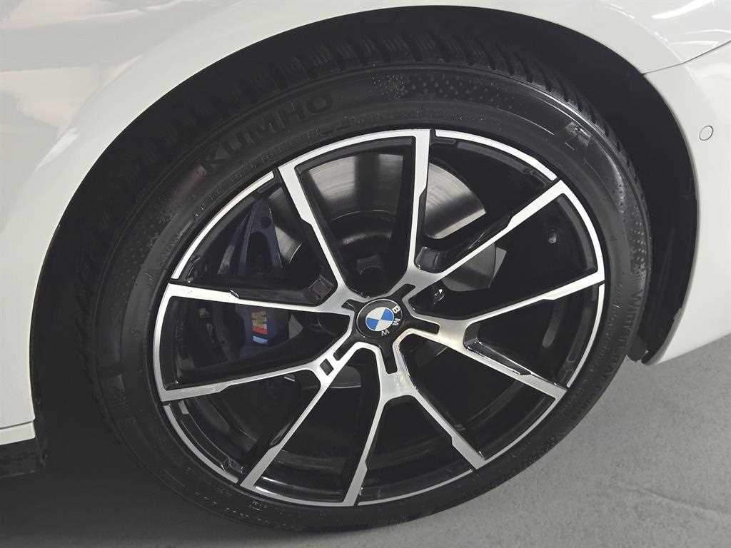 BMW 5 Series - Vista 5