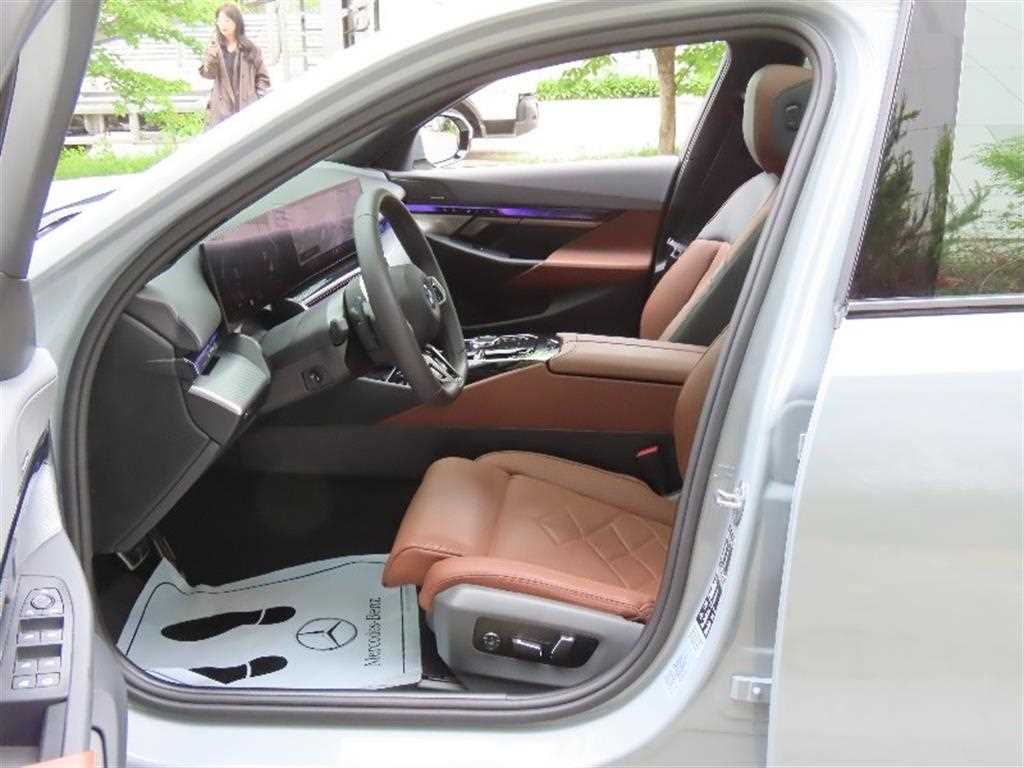 BMW 5 Series 2024 - Importación desde Corea - HF Imports Iquique - Foto 13
