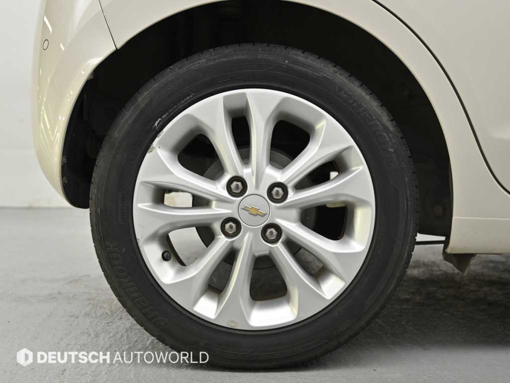 Chevrolet Spark - Vista 5