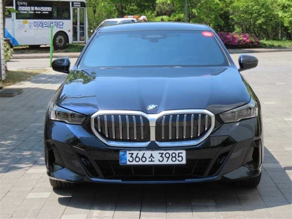 BMW 5 Series 2025 - Importación desde Corea - HF Imports Iquique - Foto 1