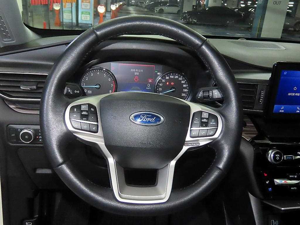Ford Explorer - Vista 8