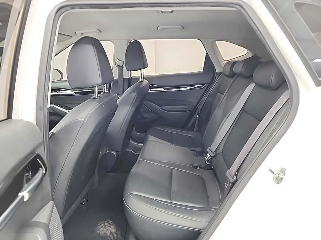 KIA Seltos - Vista 12