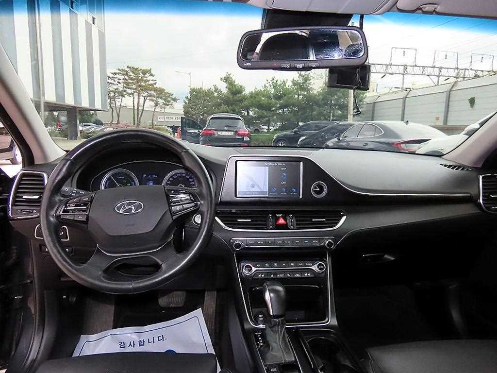 HYUNDAI Grandeur - Vista 7