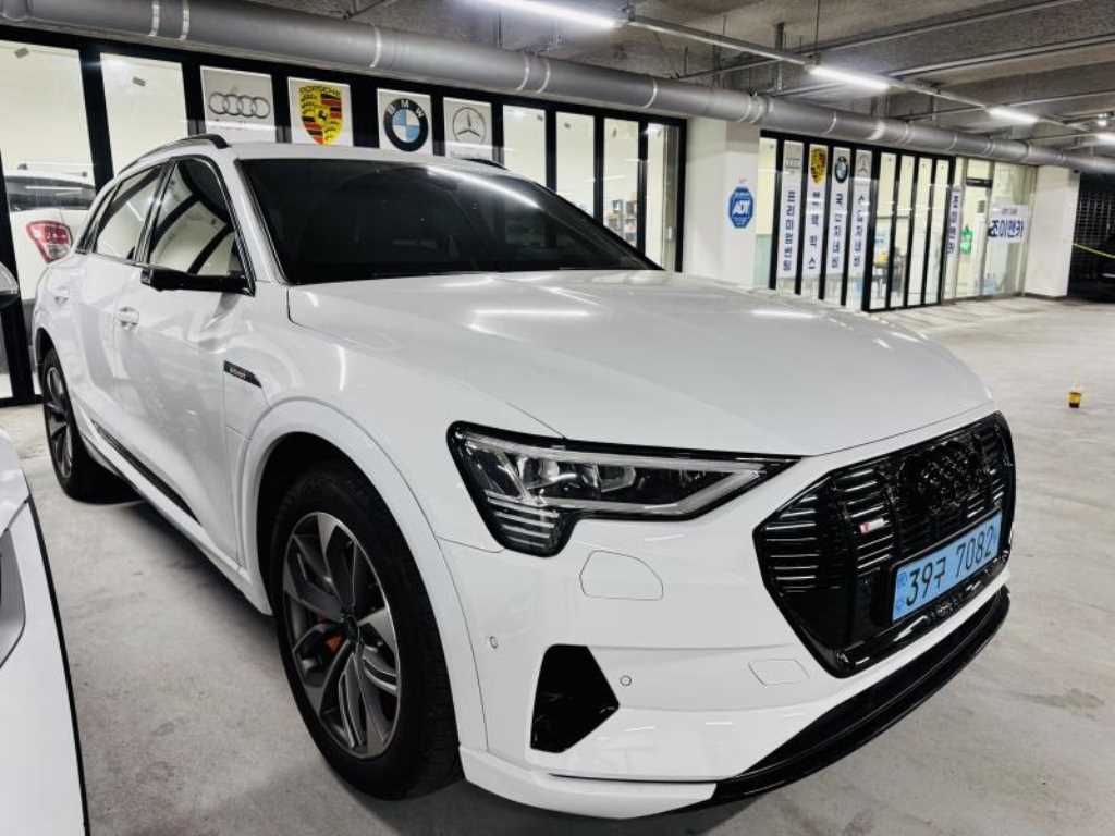 Audi e-Tron - Vista 3
