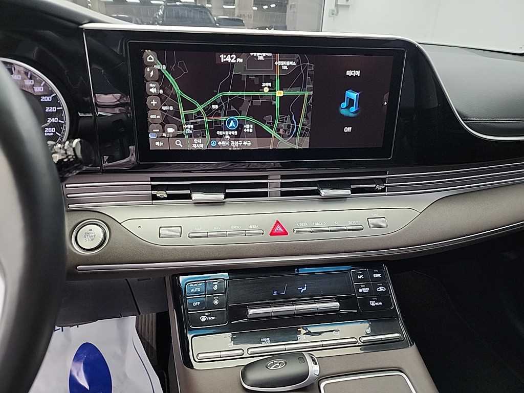 HYUNDAI Grandeur - Vista 10