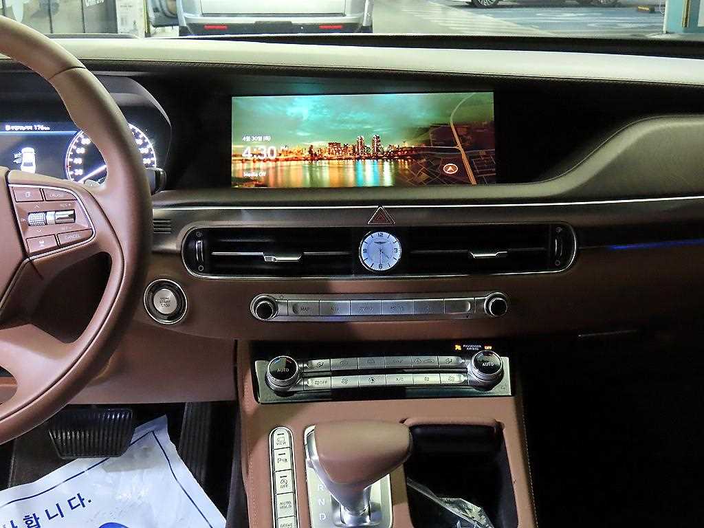Genesis G90 - Vista 11
