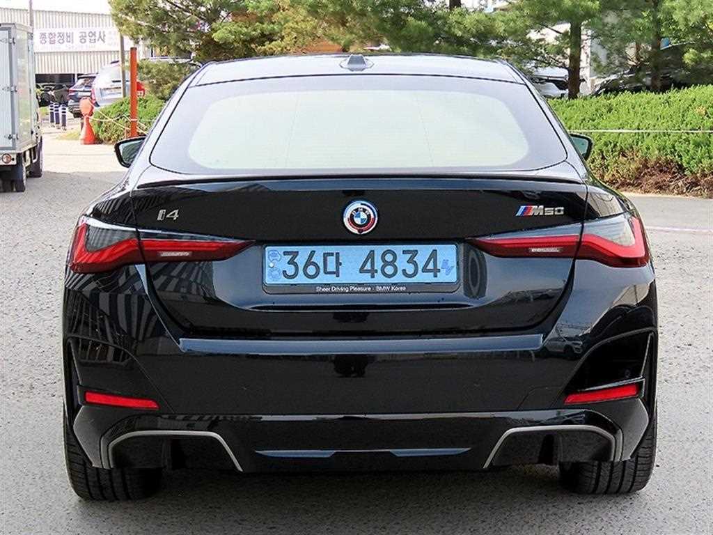 BMW i4 - Vista 4