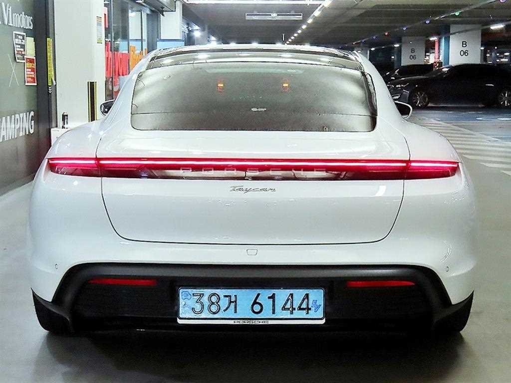 Porsche Taycan - Vista 5