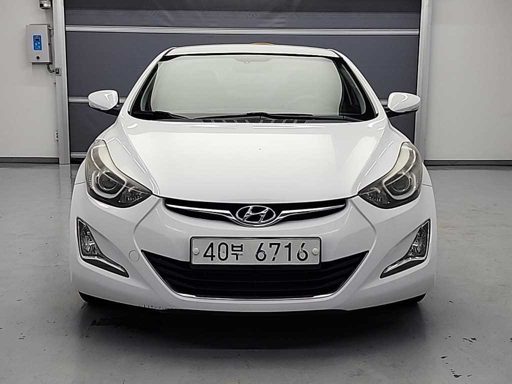 HYUNDAI Avante - Vista 2