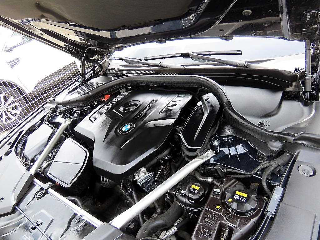BMW 5 Series 2018 Azul - Importación desde Corea - HF Imports Iquique - Foto 19