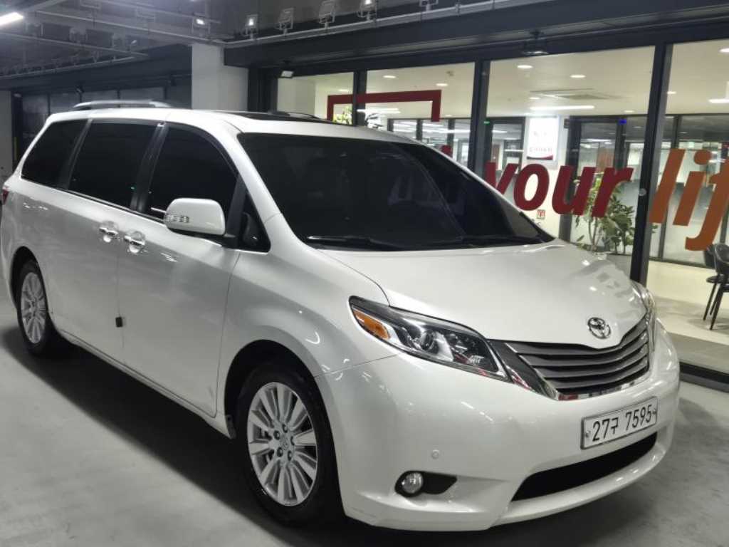 Toyota Siena 2017 - Importación desde Corea - HF Imports Iquique - Foto 1
