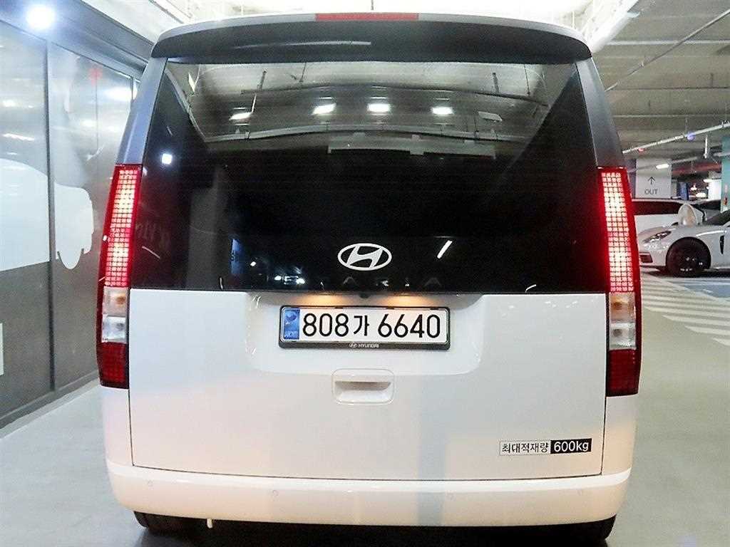 HYUNDAI Staria - Vista 5