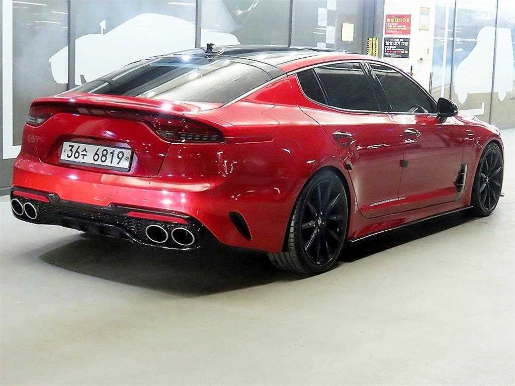 KIA Stinger - Vista 4