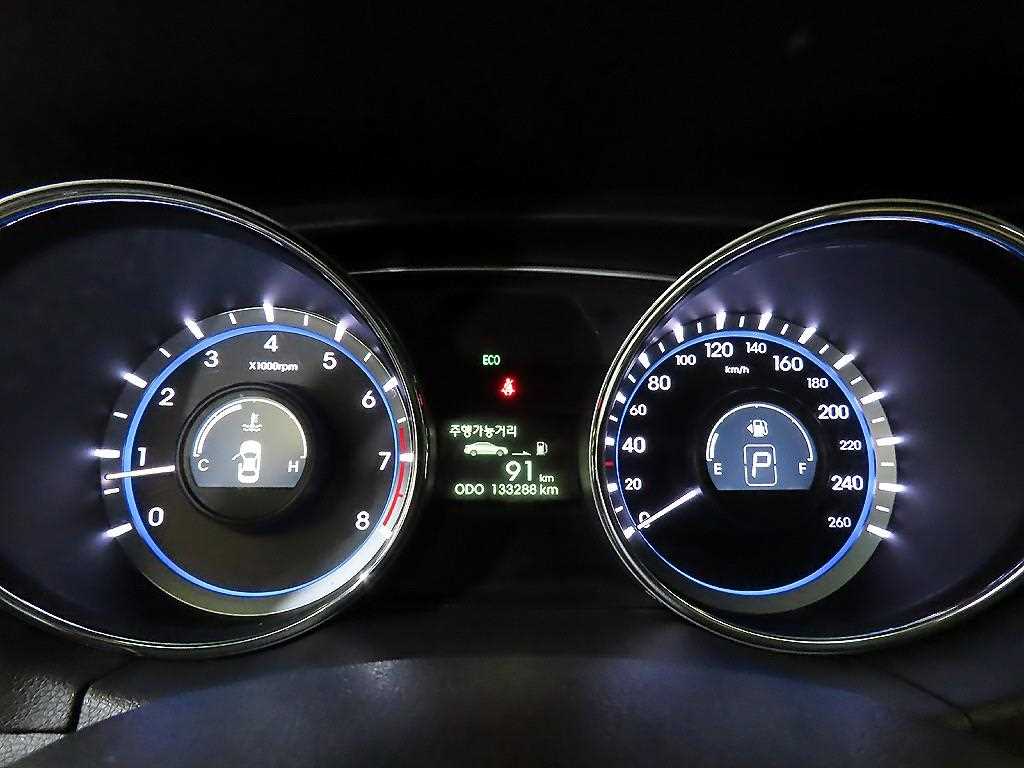 HYUNDAI Sonata - Vista 9