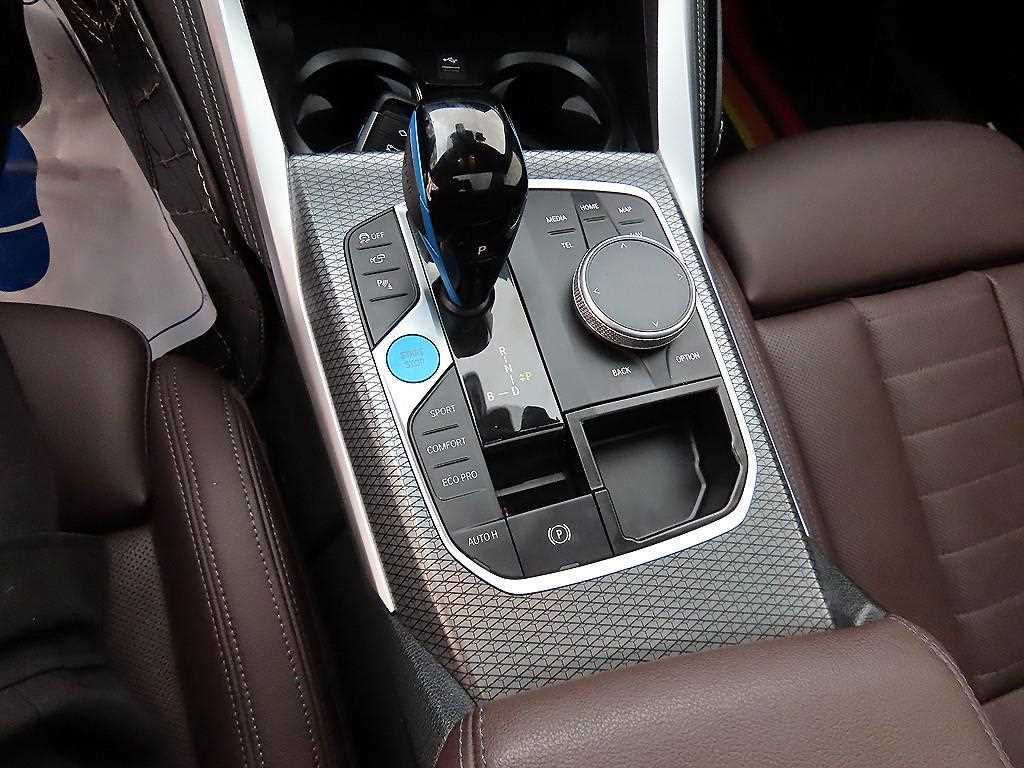 BMW i4 - Vista 11
